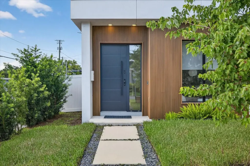 423 W Amelia Avenue Tampa FL 33602