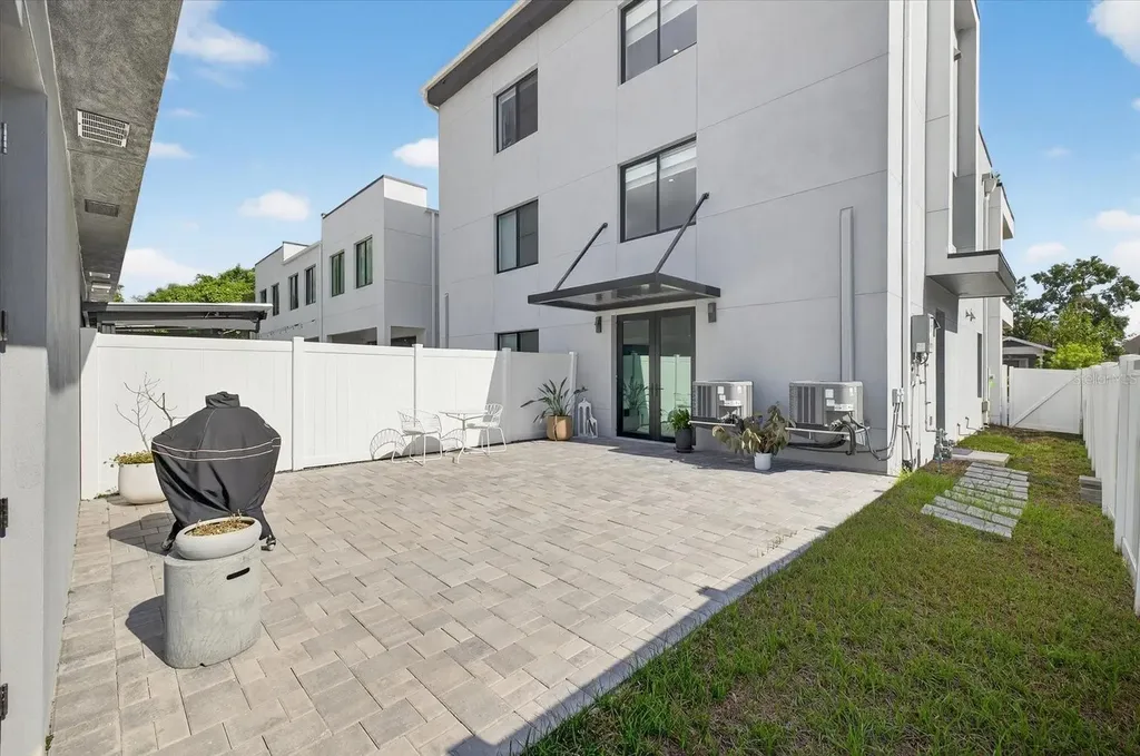423 W Amelia Avenue Tampa FL 33602