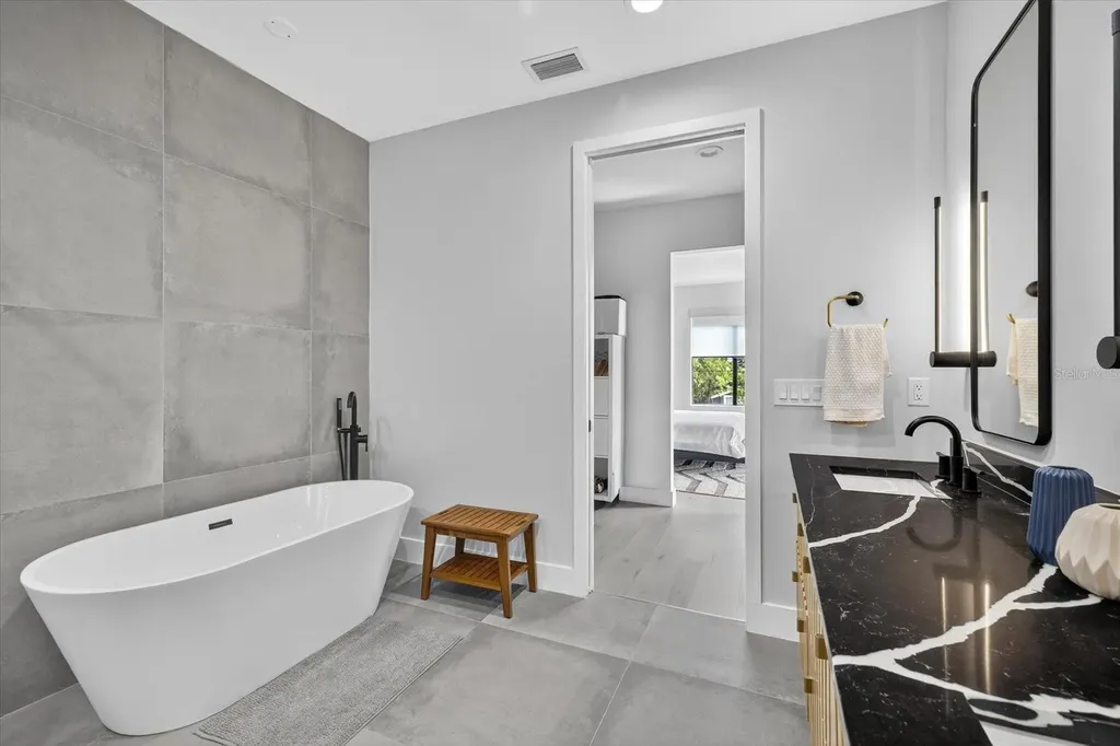 423 W Amelia Avenue Tampa FL 33602
