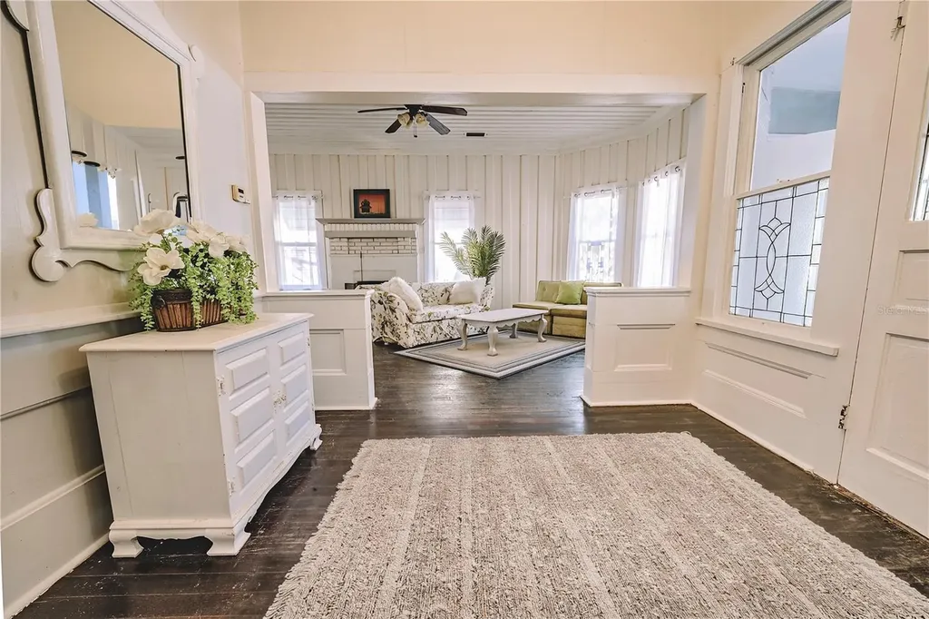 510 E Key Avenue Eustis FL 32726