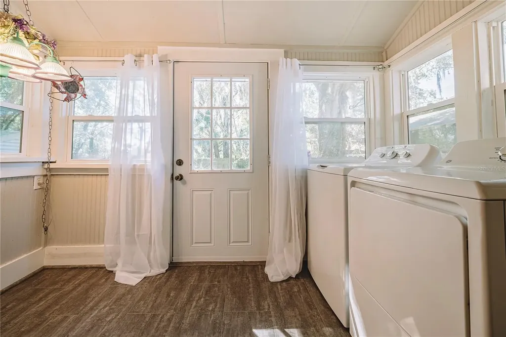 510 E Key Avenue Eustis FL 32726