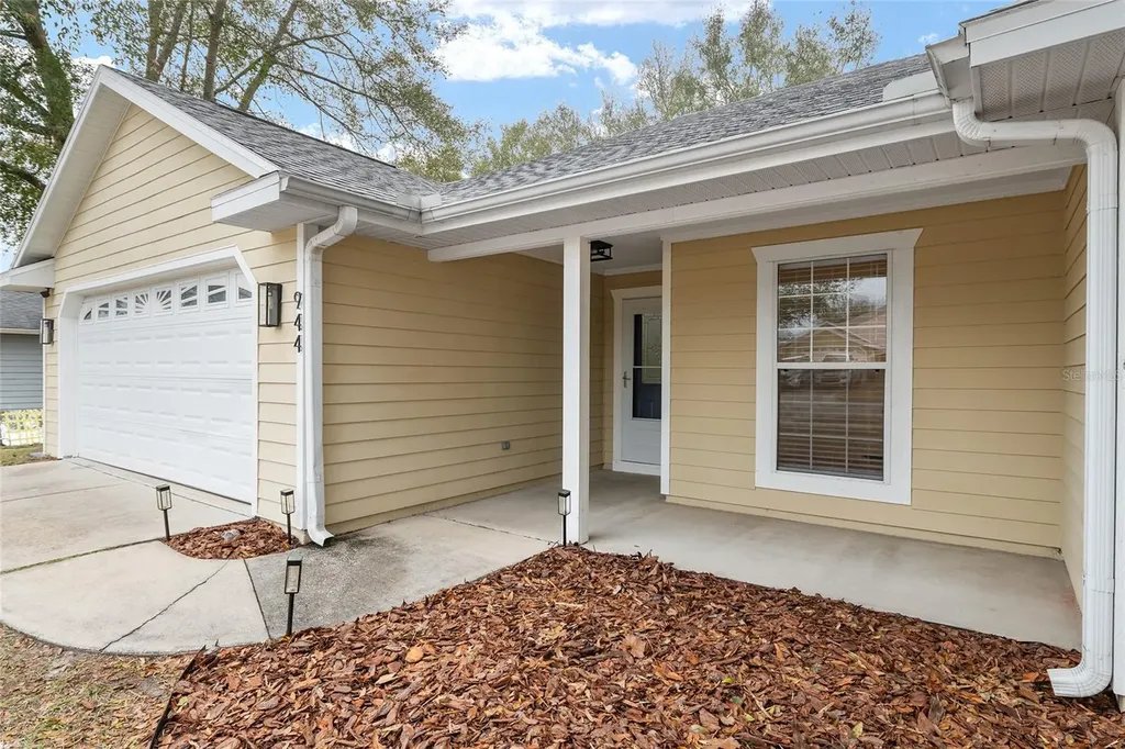 944 NW 256th Terrace Newberry FL 32669