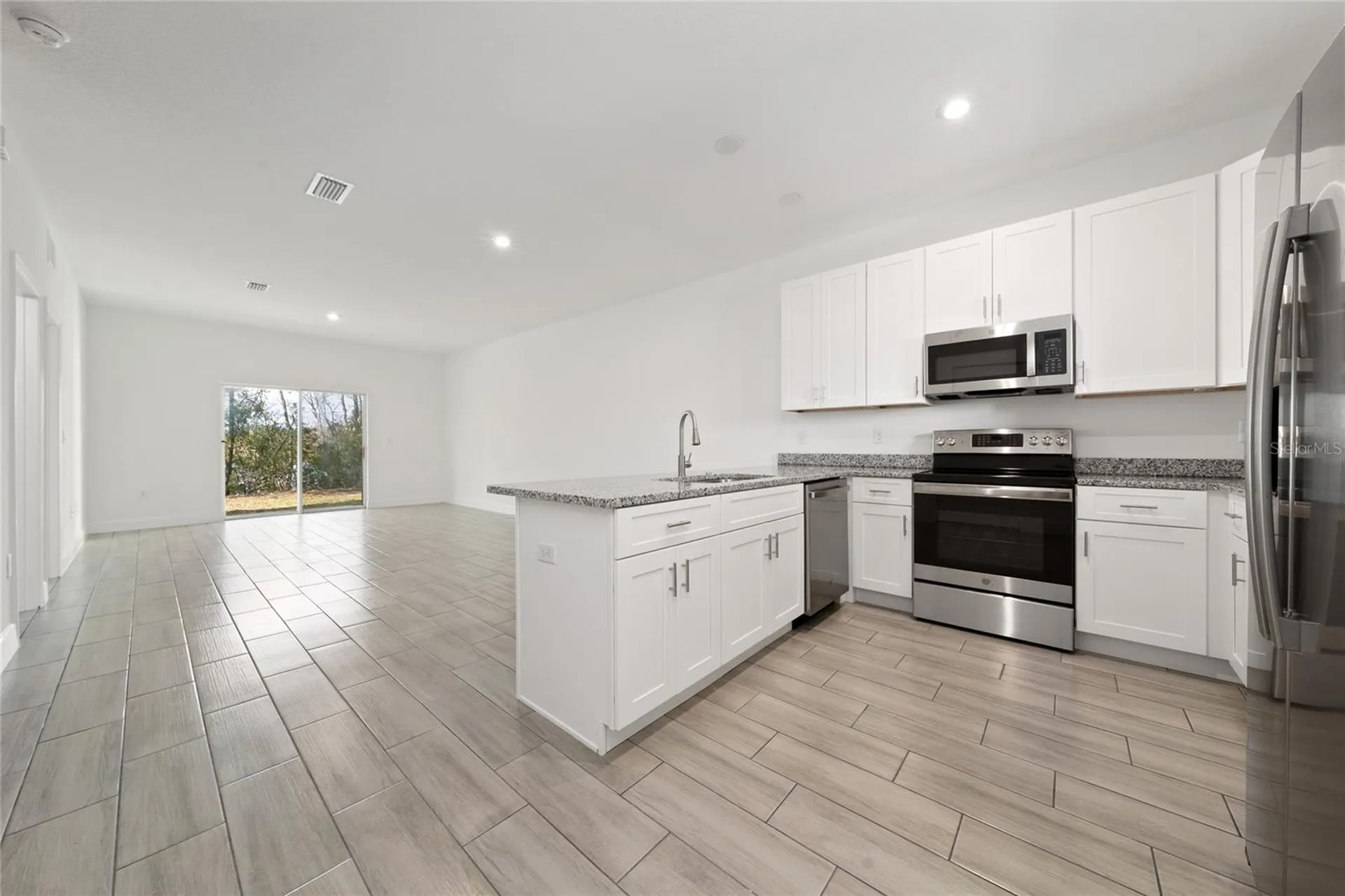 460 Lake Shore Parkway Davenport FL 33896