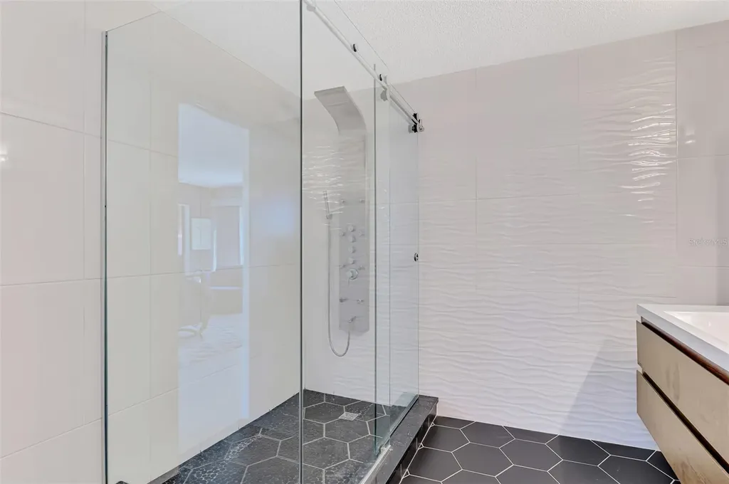 5303 Hidden Harbor Road Sarasota FL 34242