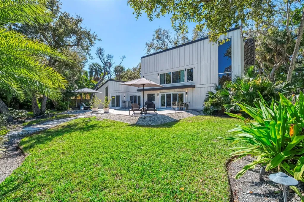 5303 Hidden Harbor Road Sarasota FL 34242