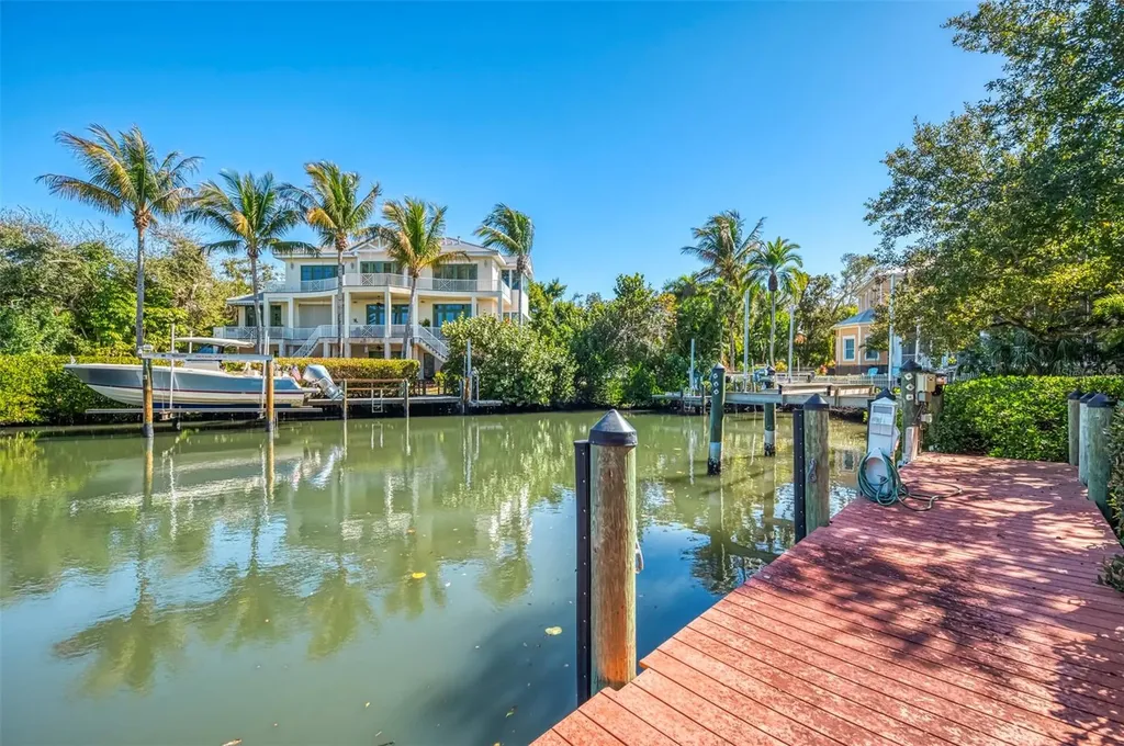 5303 Hidden Harbor Road Sarasota FL 34242