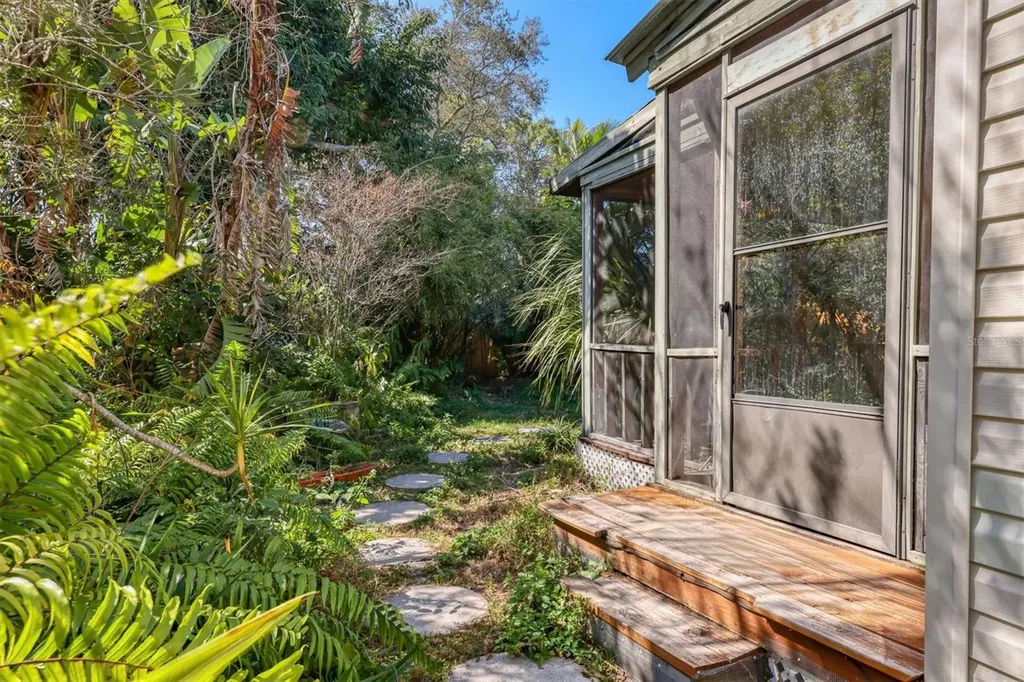4038 Olive Avenue Sarasota FL 34231