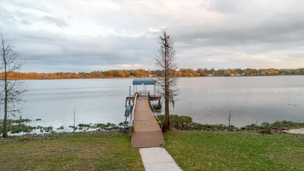 1210 Lady Elaine Drive Valrico FL 33594