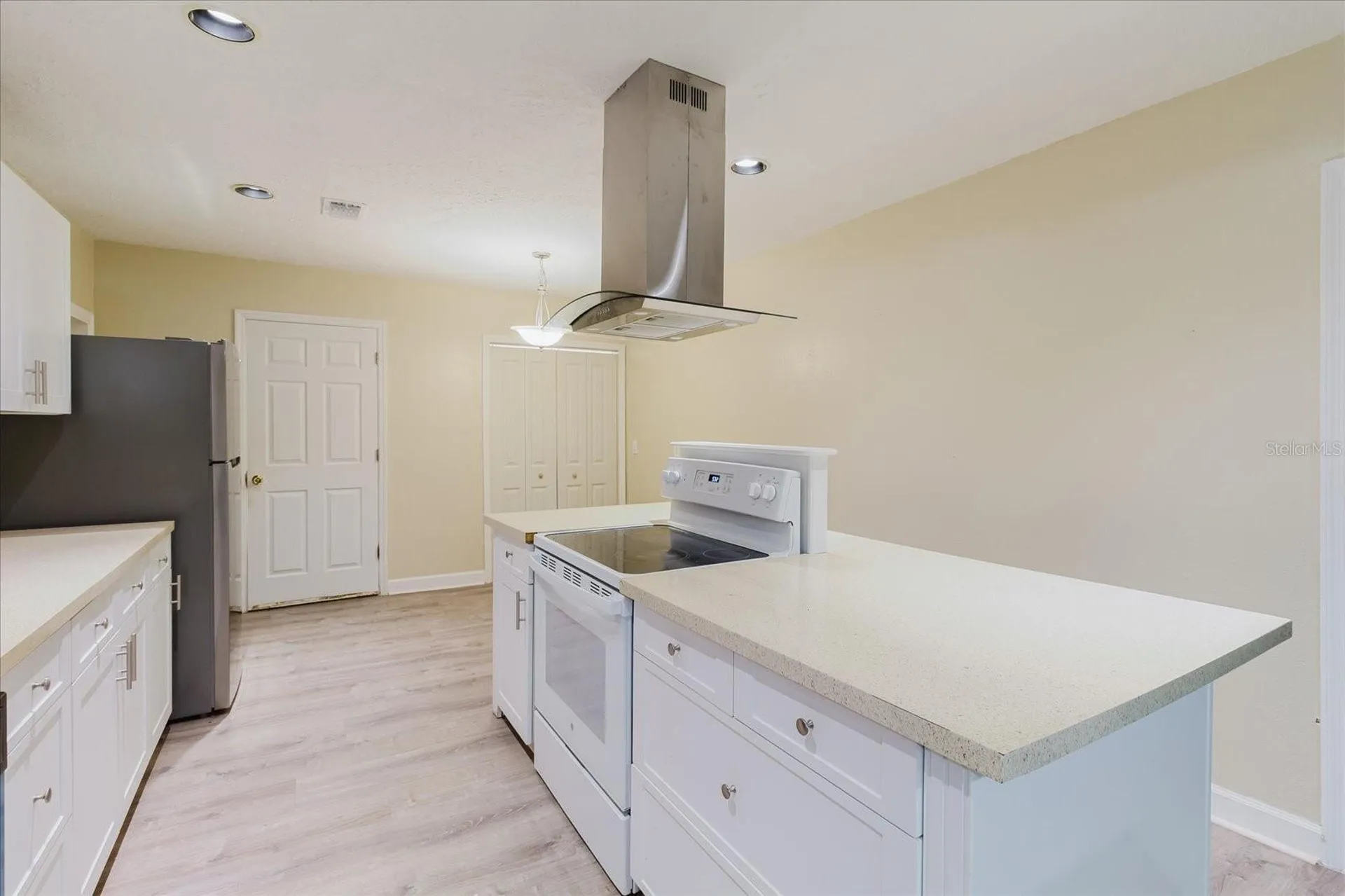 1210 Lady Elaine Drive Valrico FL 33594
