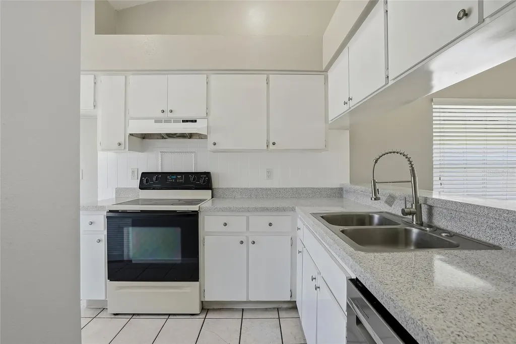 8622 Cottonway Lane Tampa FL 33635