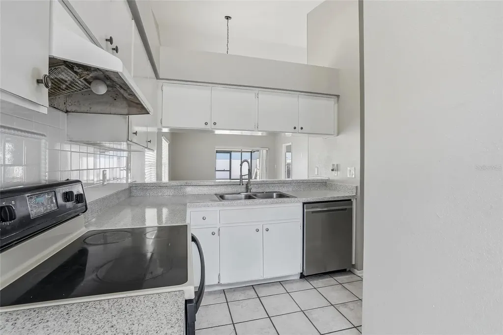 8622 Cottonway Lane Tampa FL 33635