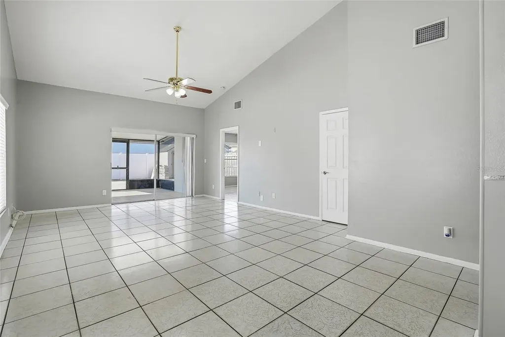 8622 Cottonway Lane Tampa FL 33635