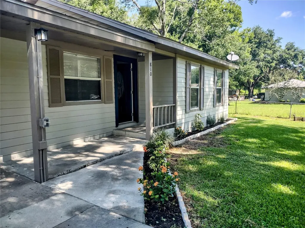 810 NW 59th Court Ocala FL 34482