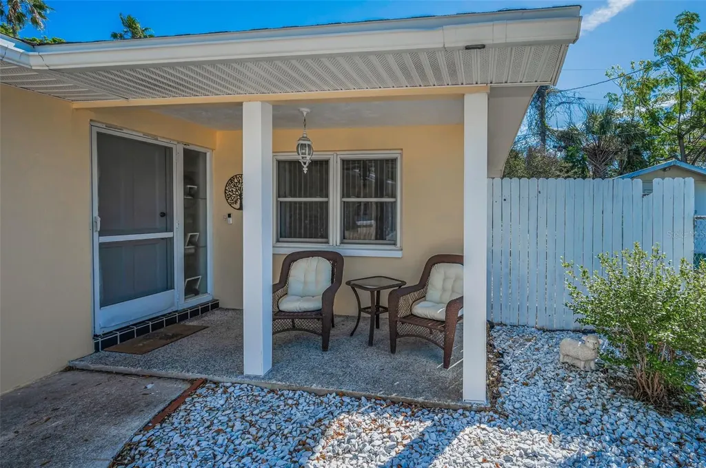 2053 Jefferson Avenue Dunedin FL 34698