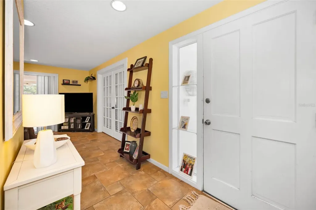 2053 Jefferson Avenue Dunedin FL 34698