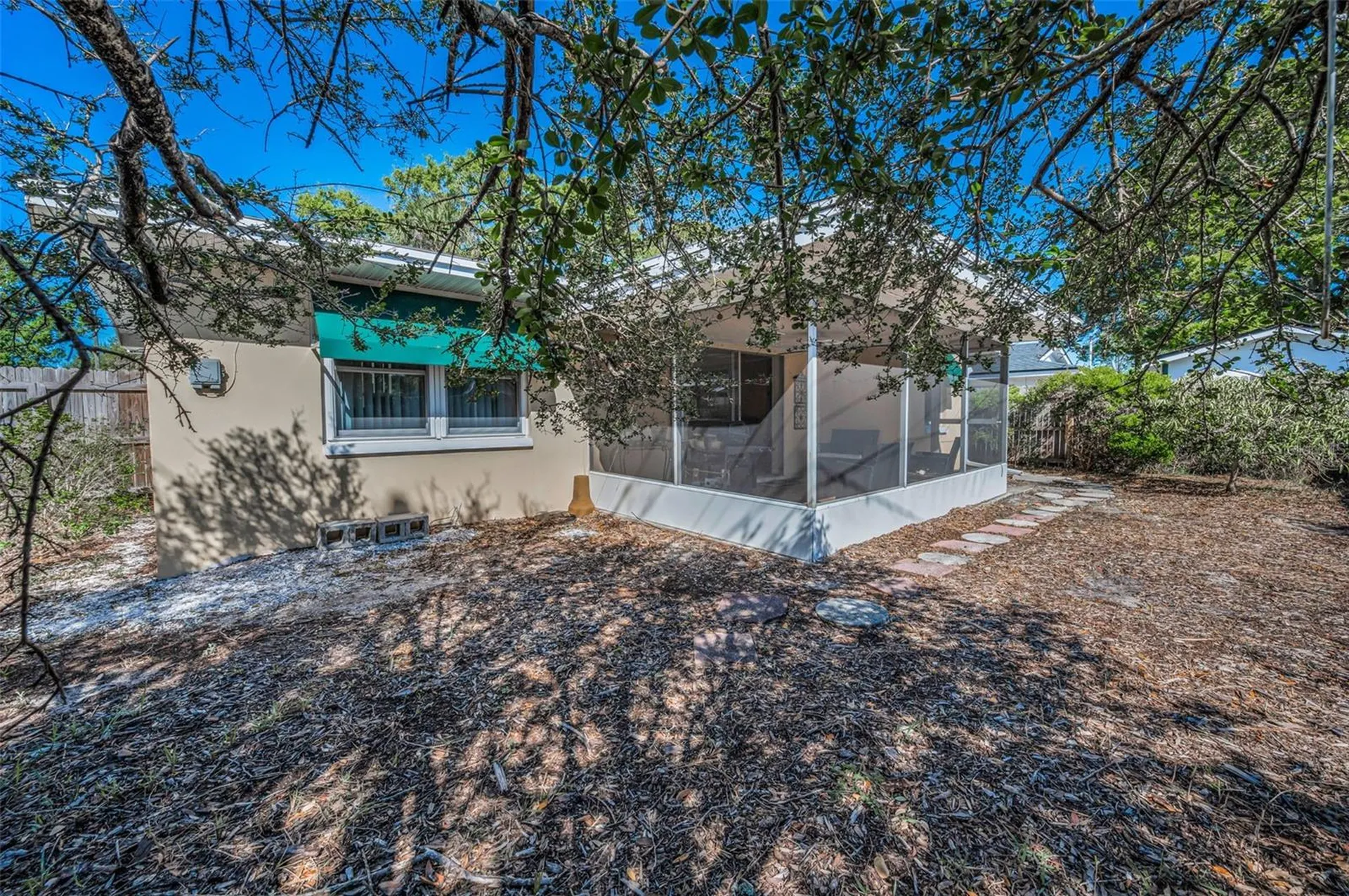 2053 Jefferson Avenue Dunedin FL 34698
