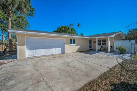 2053 Jefferson Avenue Dunedin FL 34698