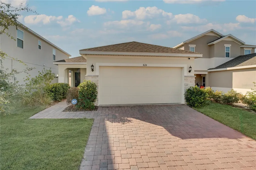 1624 Swan Swim Davenport FL 33837