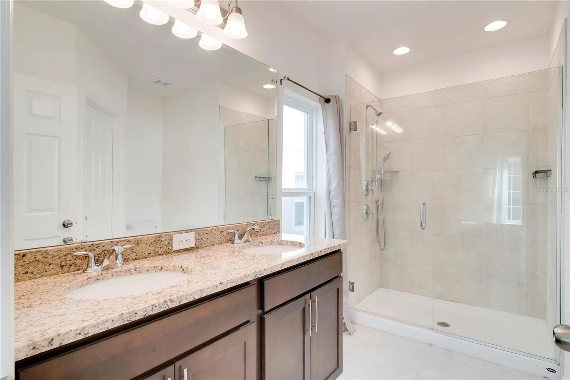 1624 Swan Swim Davenport FL 33837