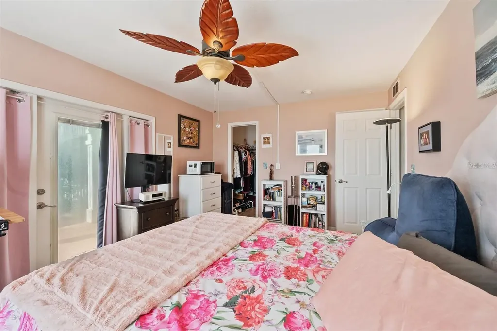 4842 Coquina Key Drive SE St Petersburg FL 33705