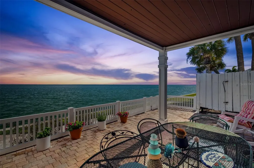4842 Coquina Key Drive SE St Petersburg FL 33705
