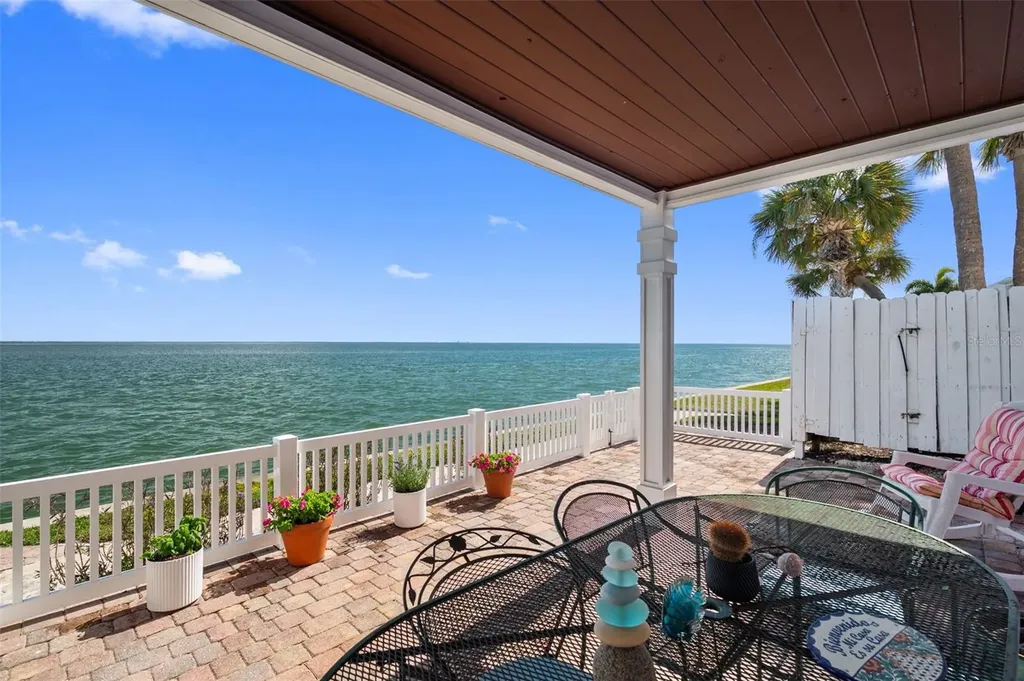 4842 Coquina Key Drive SE St Petersburg FL 33705