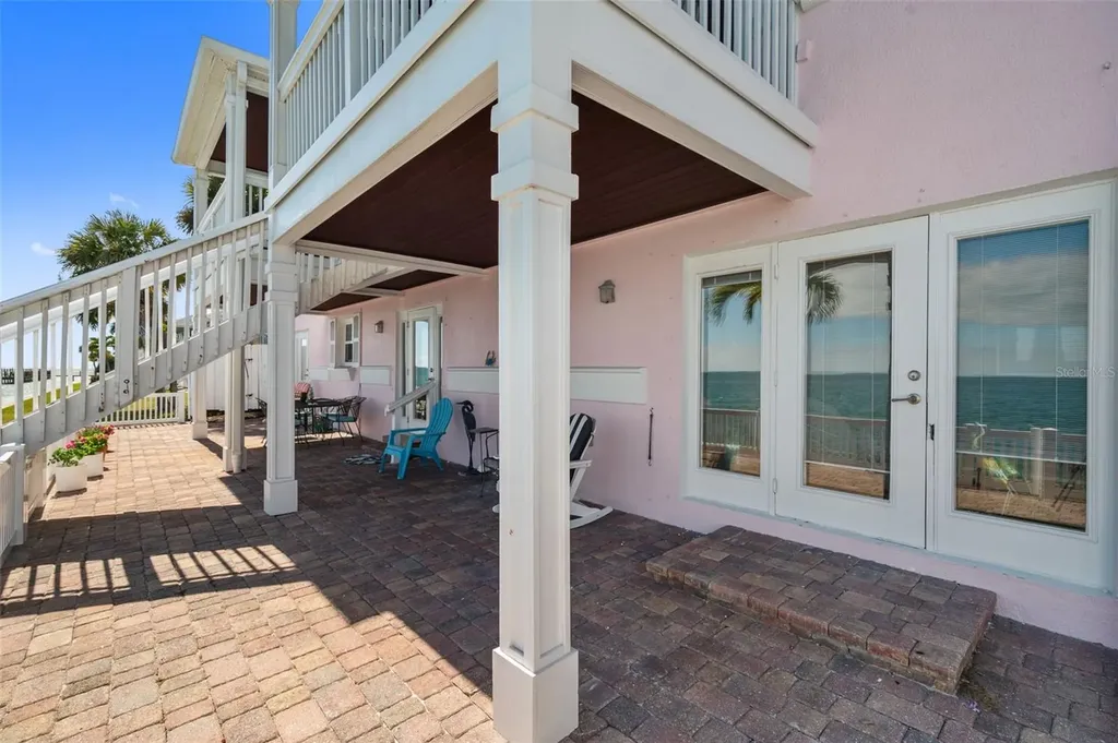 4842 Coquina Key Drive SE St Petersburg FL 33705