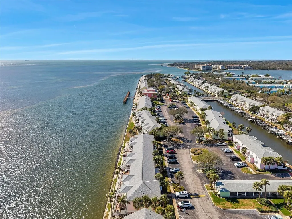 4842 Coquina Key Drive SE St Petersburg FL 33705