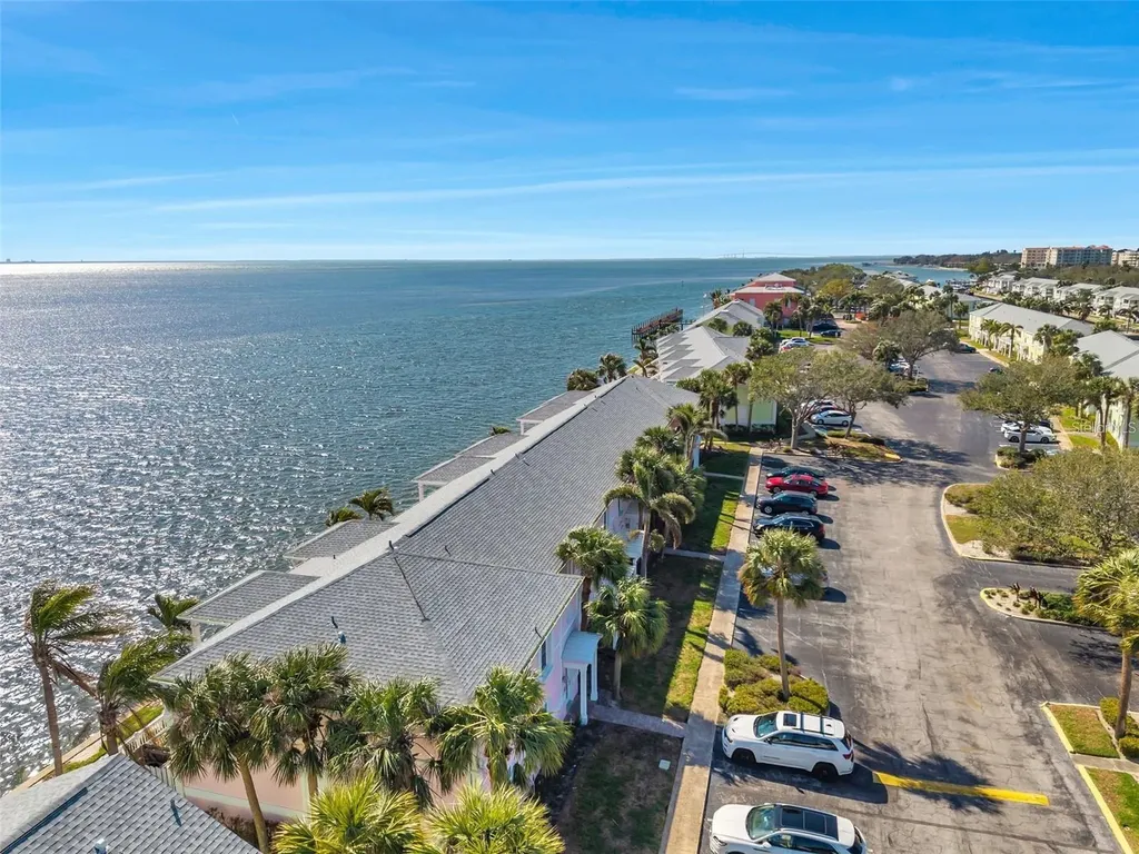 4842 Coquina Key Drive SE St Petersburg FL 33705