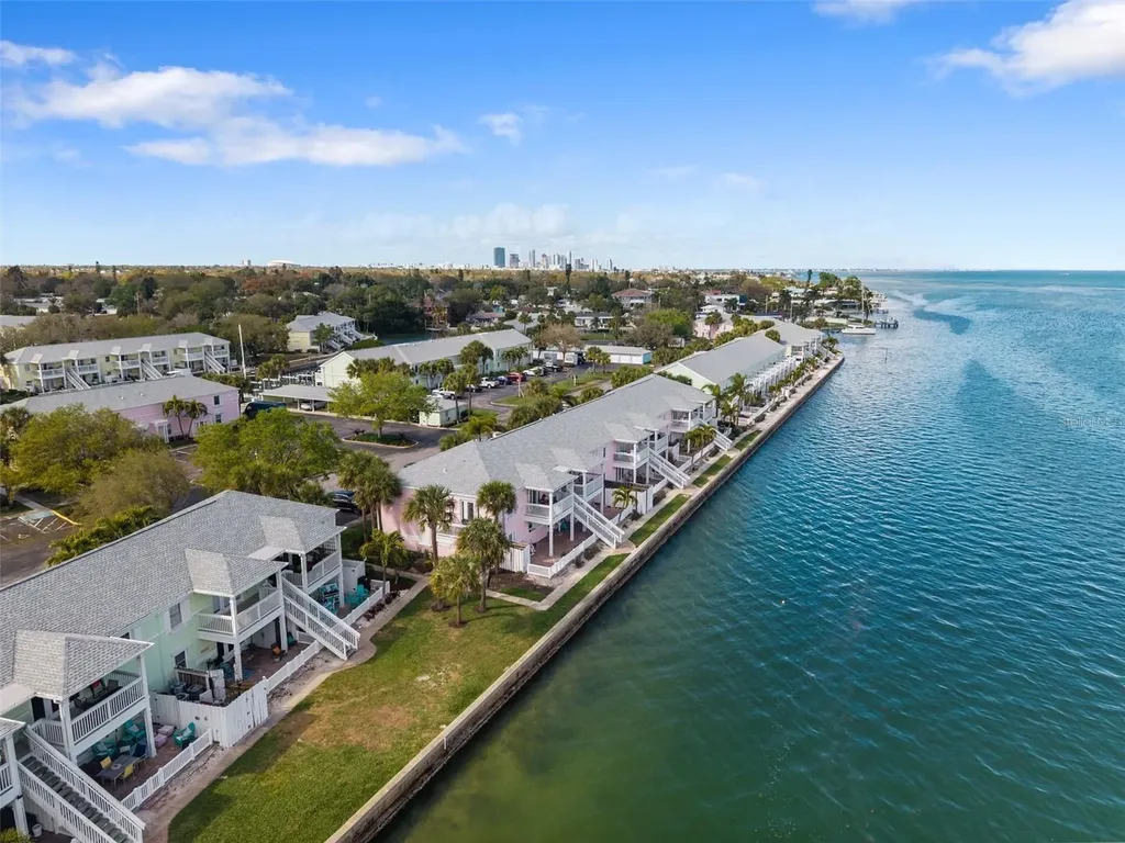 4842 Coquina Key Drive SE St Petersburg FL 33705