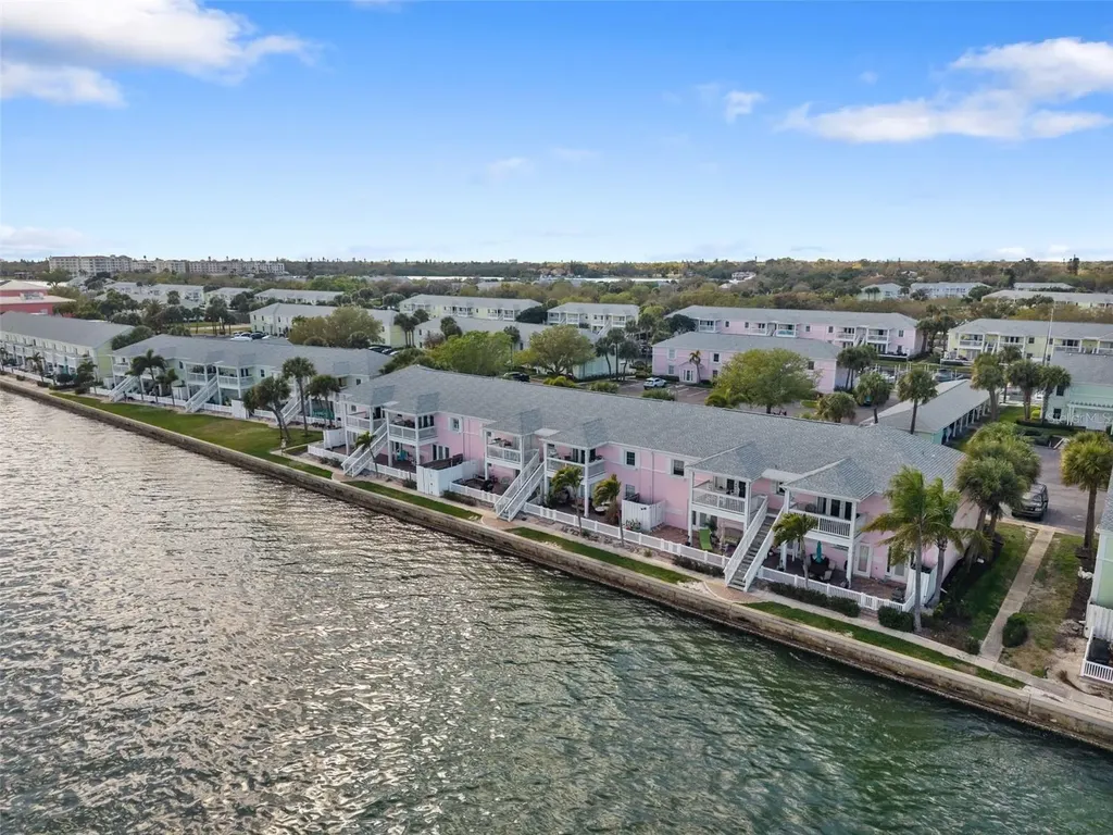 4842 Coquina Key Drive SE St Petersburg FL 33705