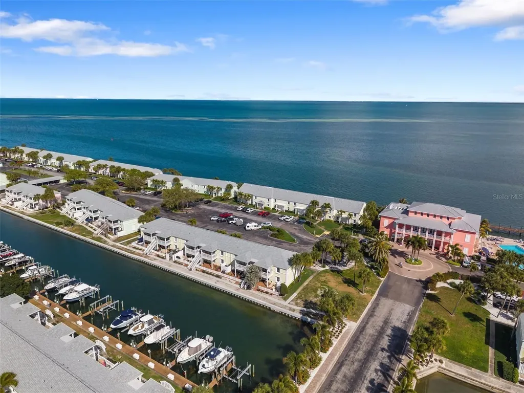 4842 Coquina Key Drive SE St Petersburg FL 33705