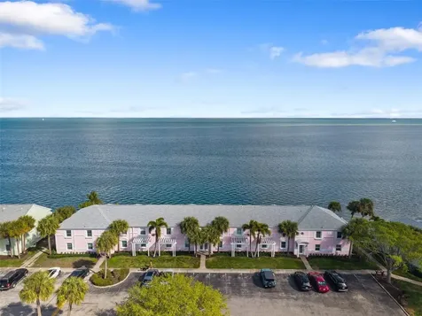 4842 Coquina Key Drive SE St Petersburg FL 33705
