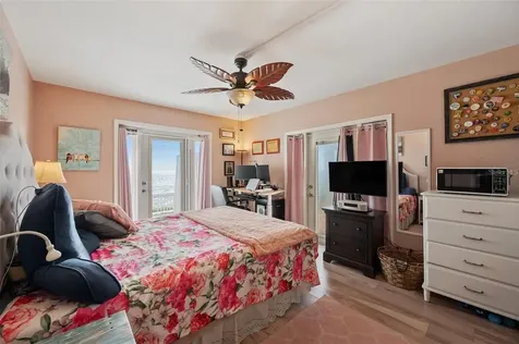 4842 Coquina Key Drive SE St Petersburg FL 33705