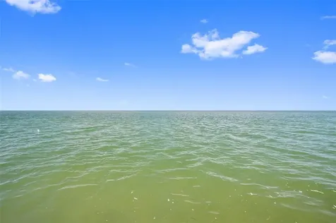 4842 Coquina Key Drive SE St Petersburg FL 33705