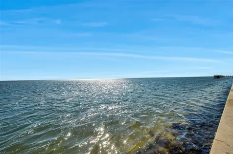 4842 Coquina Key Drive SE St Petersburg FL 33705