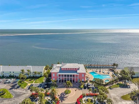 4842 Coquina Key Drive SE St Petersburg FL 33705