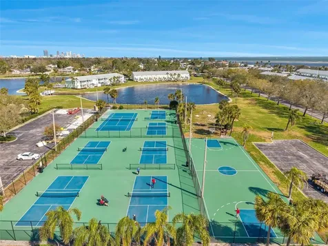 4842 Coquina Key Drive SE St Petersburg FL 33705
