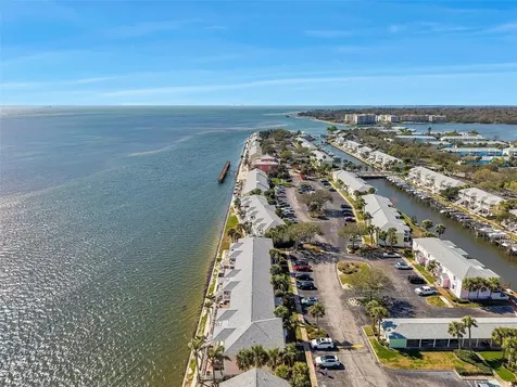 4842 Coquina Key Drive SE St Petersburg FL 33705