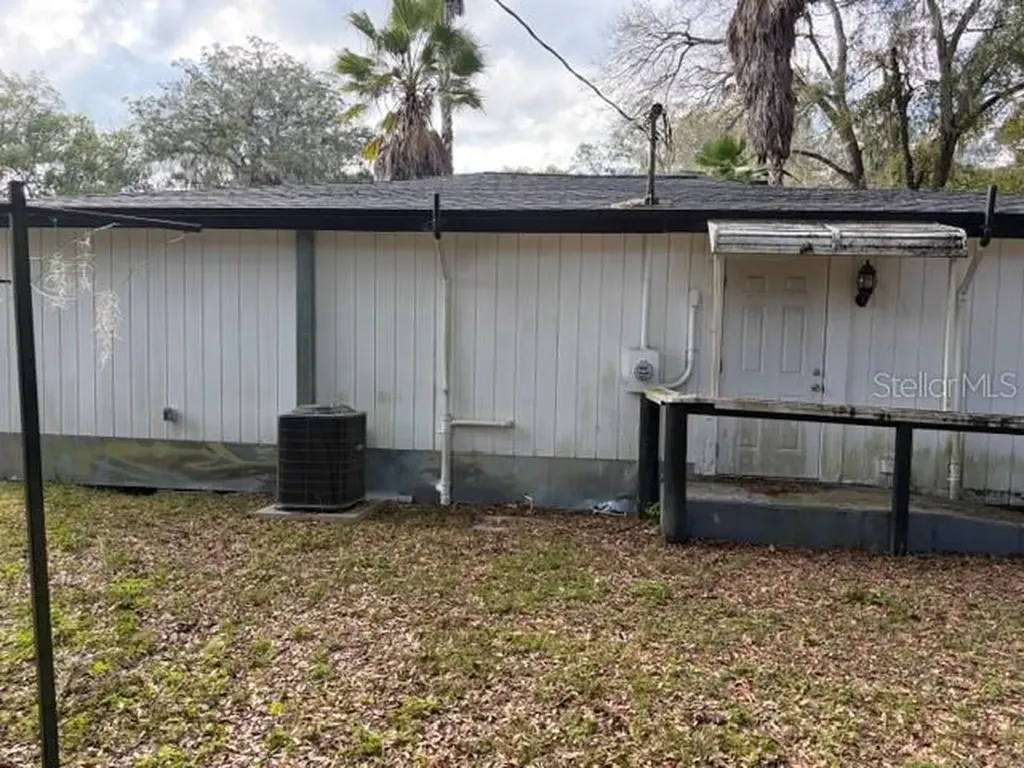 6419 SE 215th Street Hawthorne FL 32640