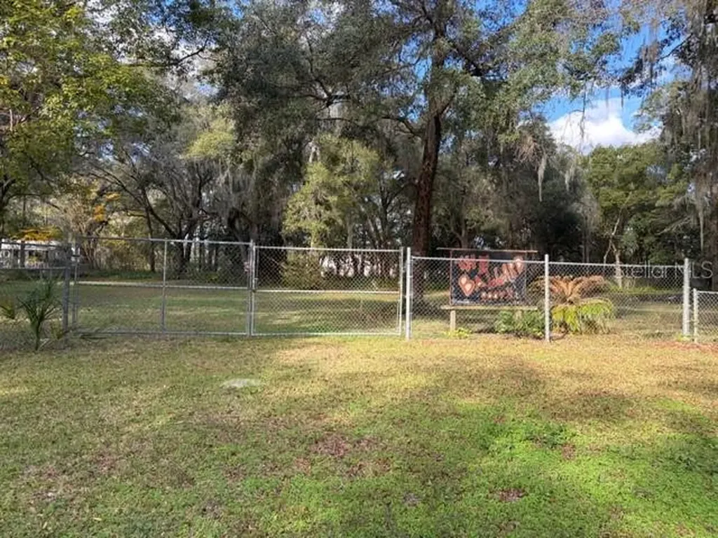 6419 SE 215th Street Hawthorne FL 32640