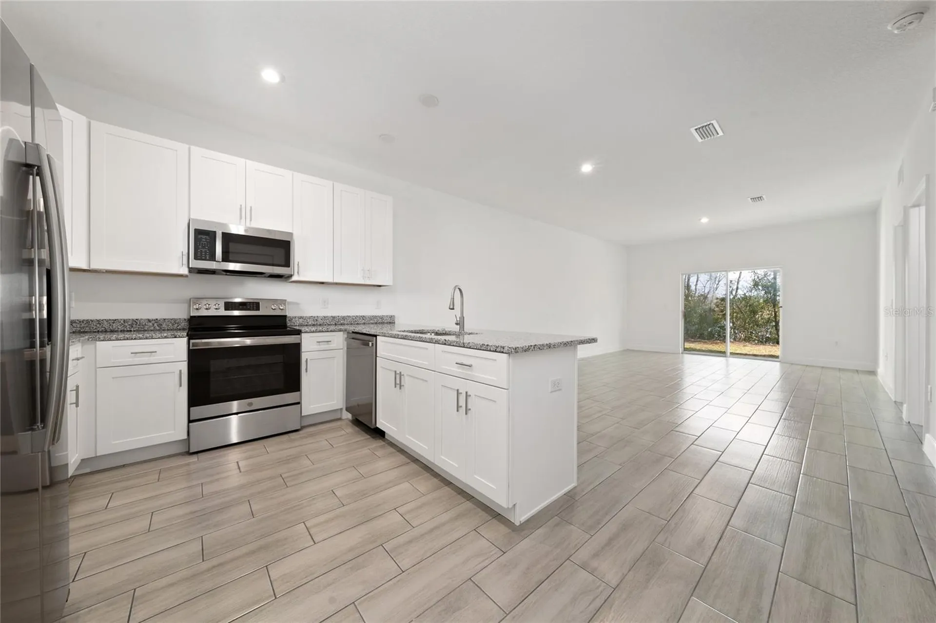 462 Lake Shore Parkway Davenport FL 33896