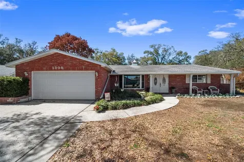 1308 Village Court Brandon FL 33511