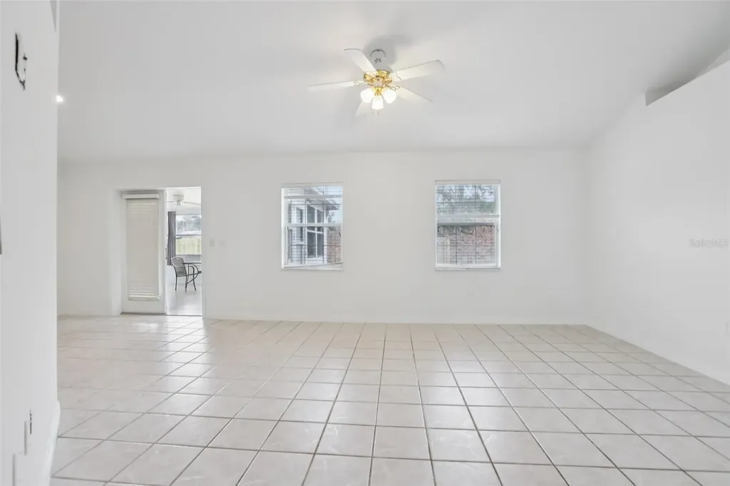 6917 Oakcrest Way Zephyrhills FL 33542