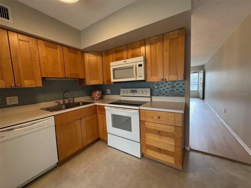 2385 Tahitian Lane Clearwater FL 33763