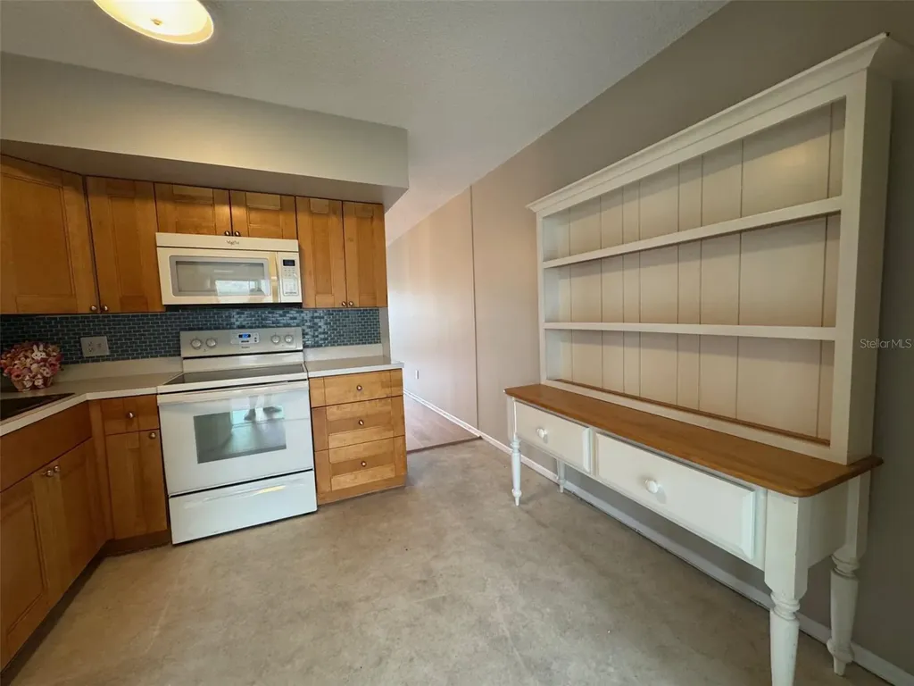 2385 Tahitian Lane Clearwater FL 33763
