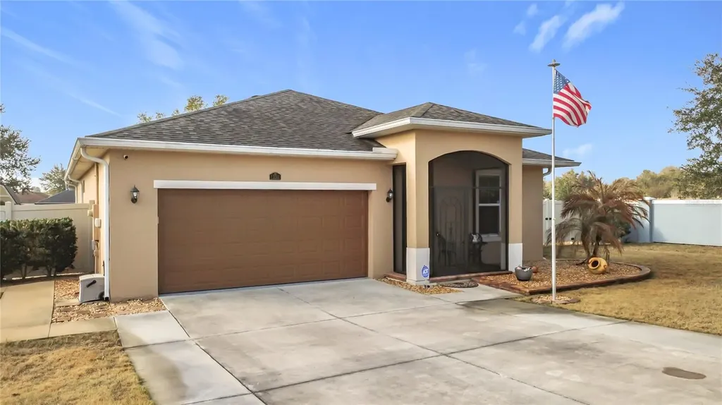 13000 Yale Bluff Drive Grand Island FL 32735