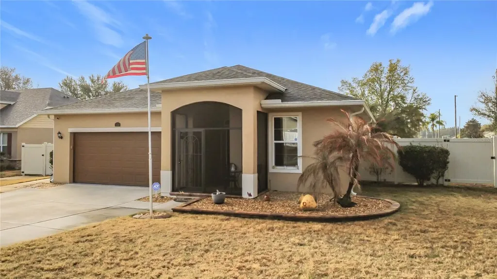 13000 Yale Bluff Drive Grand Island FL 32735