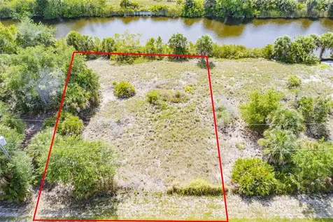 9508 President Circle Port Charlotte FL 33981