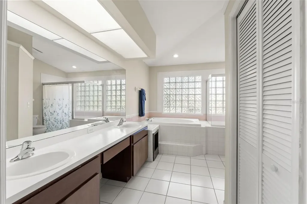 958 Ridgewood Terrace Tarpon Springs FL 34689